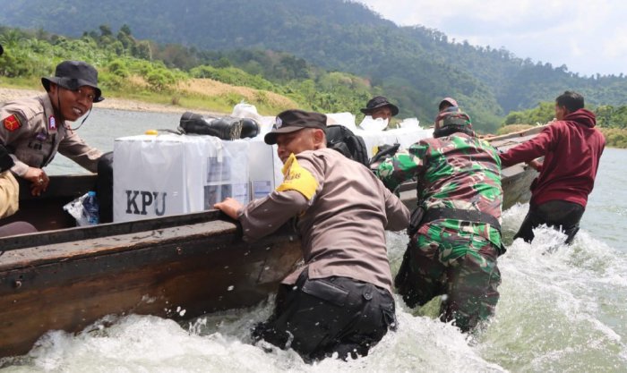 Pendsitribusian Logistik Pemilu 2024 melalui Jalur Sungai