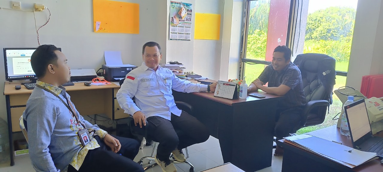  Bawaslu Kabupaten Seruyan  Melaksanakan Pengawasan Singkronisasi DPT dengan DP4 Ditjen Dukcapil di KPU Kab Seruyan