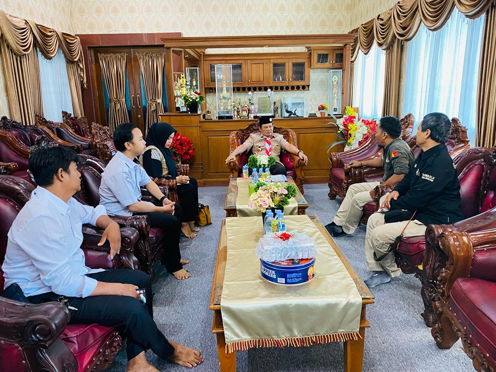 Bawaslu Kabupaten Seruyan Lakukan Koordinasi Bersama Bupati Seruyan Terkait Persiapan Kegiatan Fasilitasi Pembinaan dan Penguatan Kelembagaan Tahun 2025