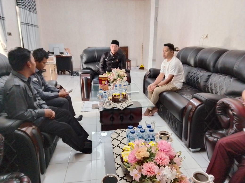 Bawaslu Kabupaten Seruyan Lakukan Audiensi Bersama Wakil Ketua DPRD, Bahas Persiapan Kegiatan Pembinaan dan Penguatan Kelembagaan Tahun 2025
