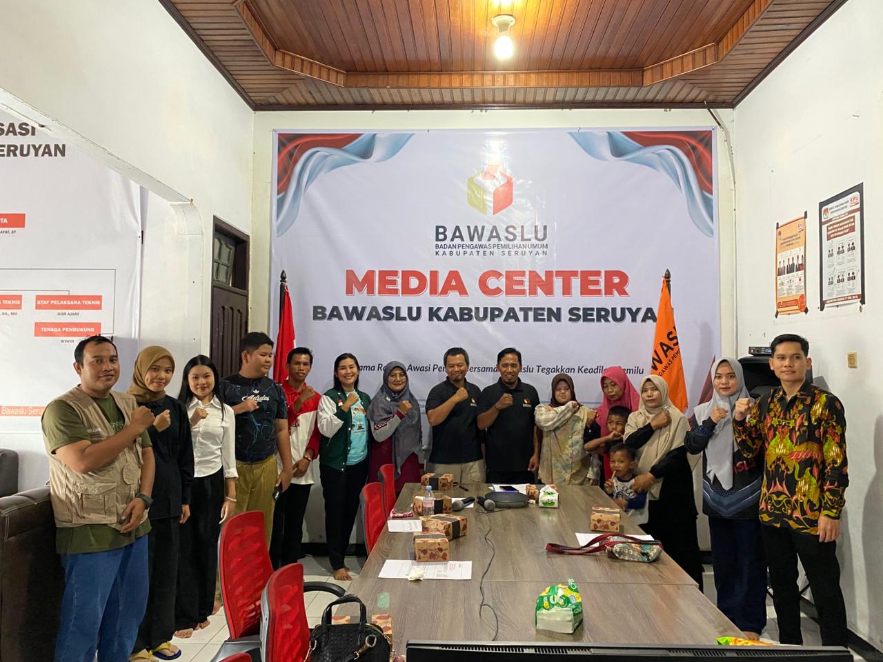 Bawaslu Seruyan Gelar Rapat Dalam Kantor: Sosialisasi Pemahaman Kepemiluan kepada Disabilitas