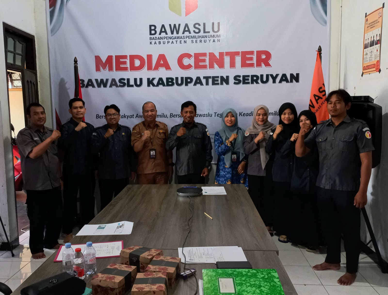 Bawaslu Seruyan Gelar Rapat Dalam Kantor Bahas Manajemen SDM Pengawas dan Kesekretariatan