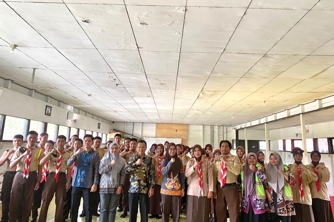 Bawaslu Kabupaten Seruyan Gelar Sosialisasi Pengawasan Partisipatif Saka Adhyasta Pemilu di SMAN 1 Kuala Pembuang