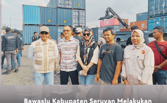 Bawaslu Kabupaten Seruyan Melakukan Pengawasan Logistik Pilkada ke Pelabuhan Trisakti Banjarmasin