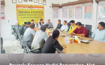 Bawaslu Seruyan Hadiri Penyerahan Alat Peraga Kampanye Pemilihan Bupati dan Wakil Bupati Seruyan Tahun 2024 di Kantor KPU Kabupaten Seruyan