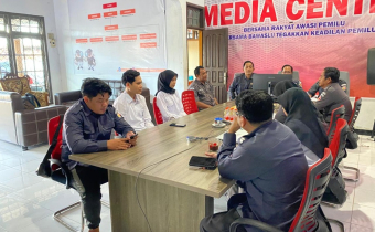 Bawaslu Kabupaten Seruyan Gelar Rapat Dalam Kantor Pengelolaan dan Pelayanan Data serta Informasi Publik